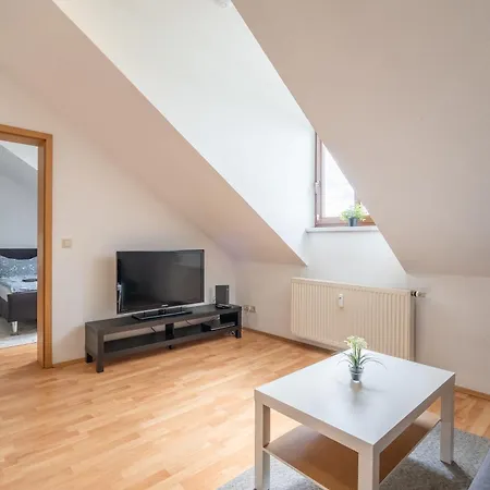 Gemuetliche Dachgeschosswohnung -waldstrassenviertel * Leipzig