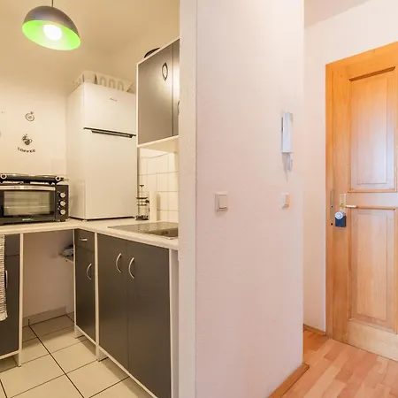 Gemuetliche Dachgeschosswohnung -waldstrassenviertel