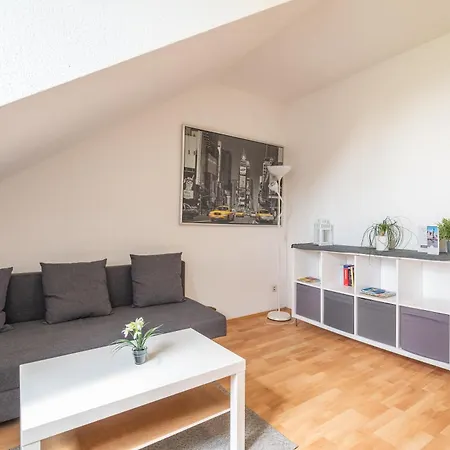 Gemuetliche Dachgeschosswohnung -waldstrassenviertel Apartment Leipzig