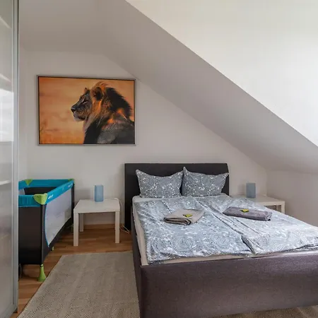 Gemuetliche Dachgeschosswohnung -waldstrassenviertel Leipzig