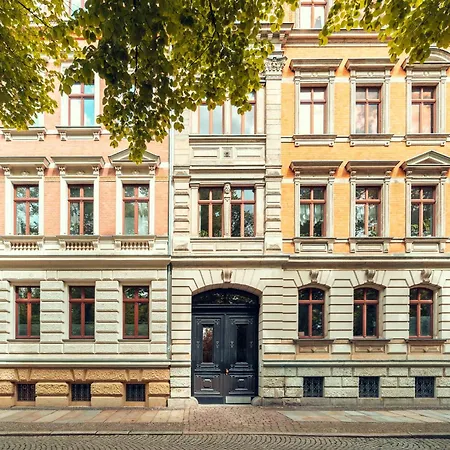 Gemuetliche Dachgeschosswohnung -waldstrassenviertel
